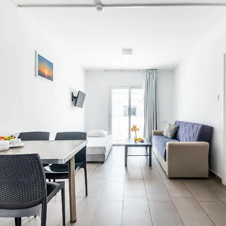 Popular And Welcoming 1-Bedroom Apartment In Sunny Ayia Napa All Yours דירה