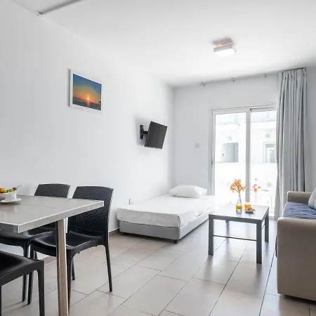 Popular And Welcoming 1-Bedroom Apartment In Sunny Ayia Napa All Yours 아파트